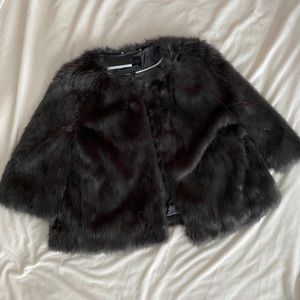 New with tags Banana Republic faux fur shrug. MED